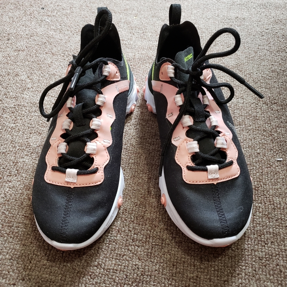 React Nike Sneakers